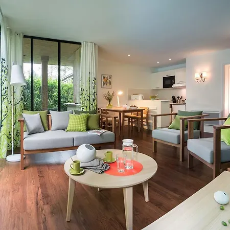 Center Parcs Les Bois Francs ヴェルヌイユ・ダヴル・エ・ディトン