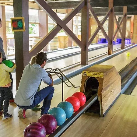 ホリデーパーク Center Parcs Les Bois Francs ヴェルヌイユ・ダヴル・エ・ディトン