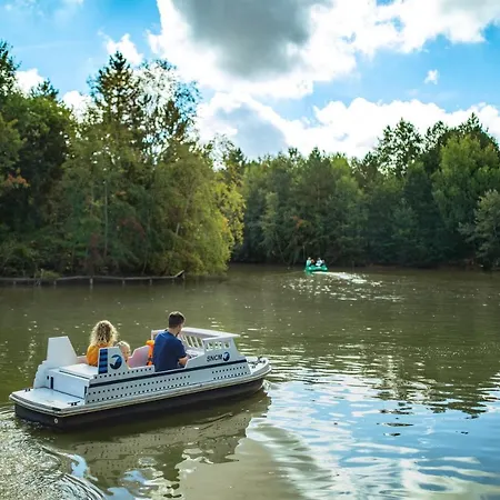 Center Parcs Les Bois Francs ホリデーパーク 3*