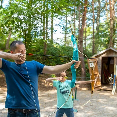 Center Parcs Les Bois Francs 3* ヴェルヌイユ・ダヴル・エ・ディトン