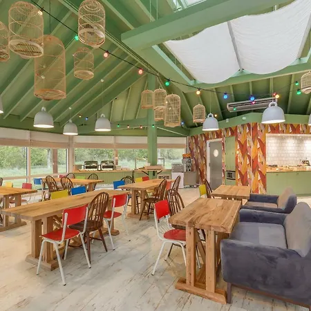 Holiday park Center Parcs Les Bois Francs 3*
