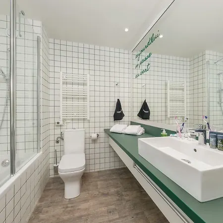 Center Parcs Les Bois Francs 3* ヴェルヌイユ・ダヴル・エ・ディトン