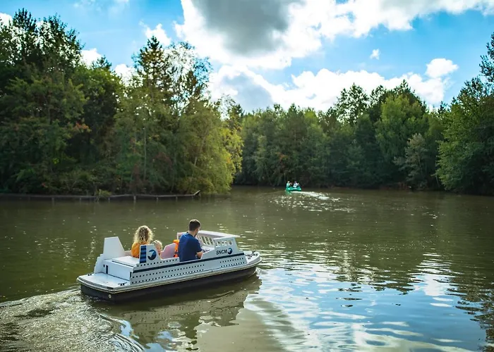 Center Parcs Les Bois Francs Tatil parkı 3*